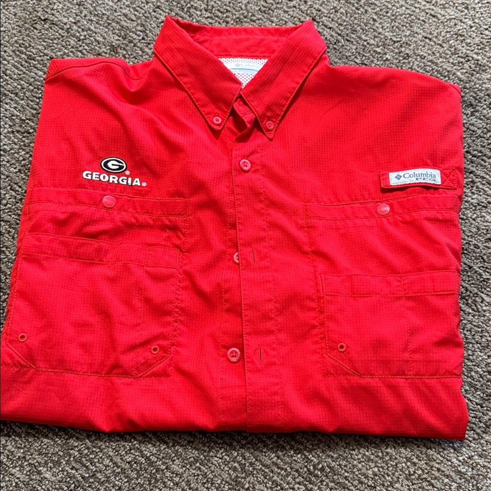 Columbia Red Short-Sleeve Button-Down Shirt Georgia Logo